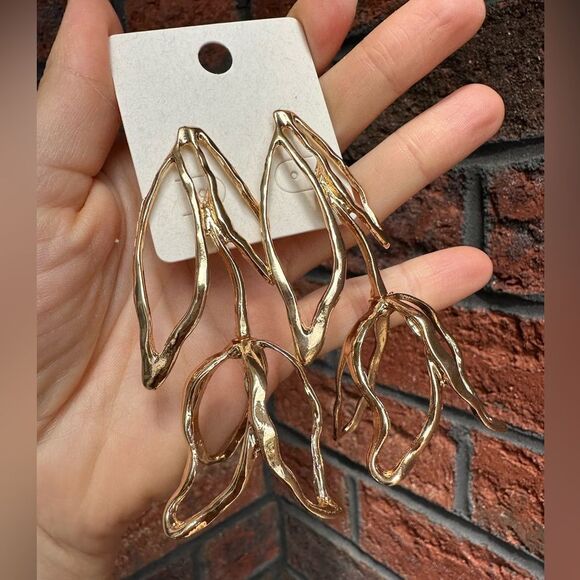 Gold Flower Tulip Earrings - Picture 8 of 13